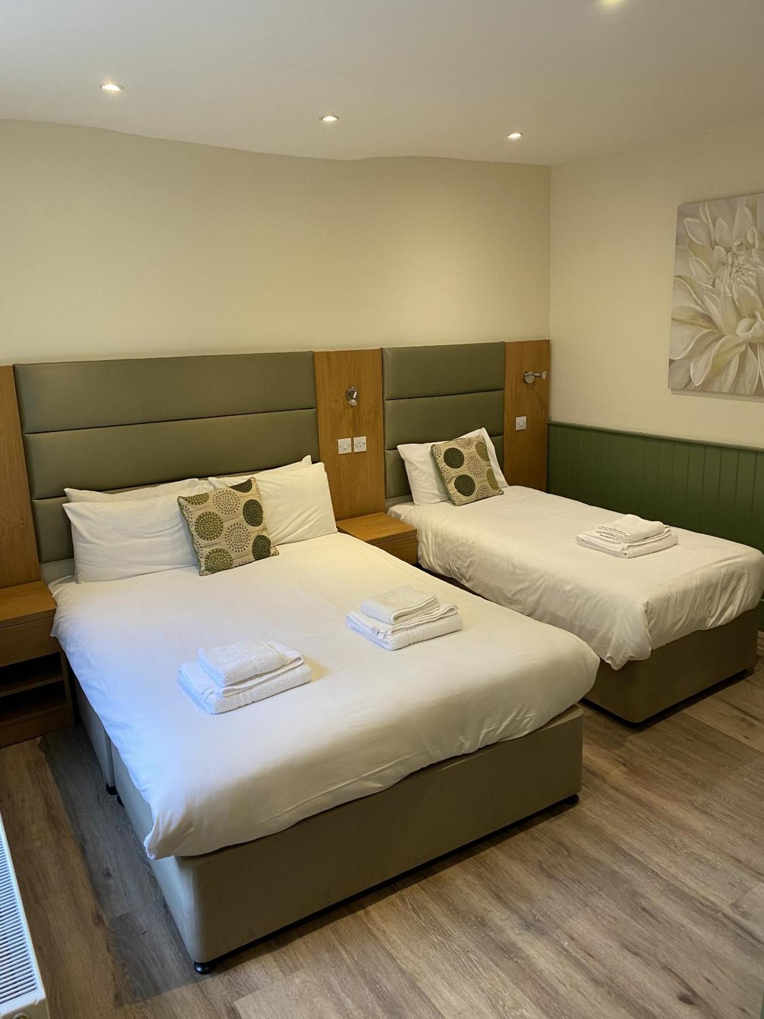 New Inn Hotel Lechlade Oda fotoğraf