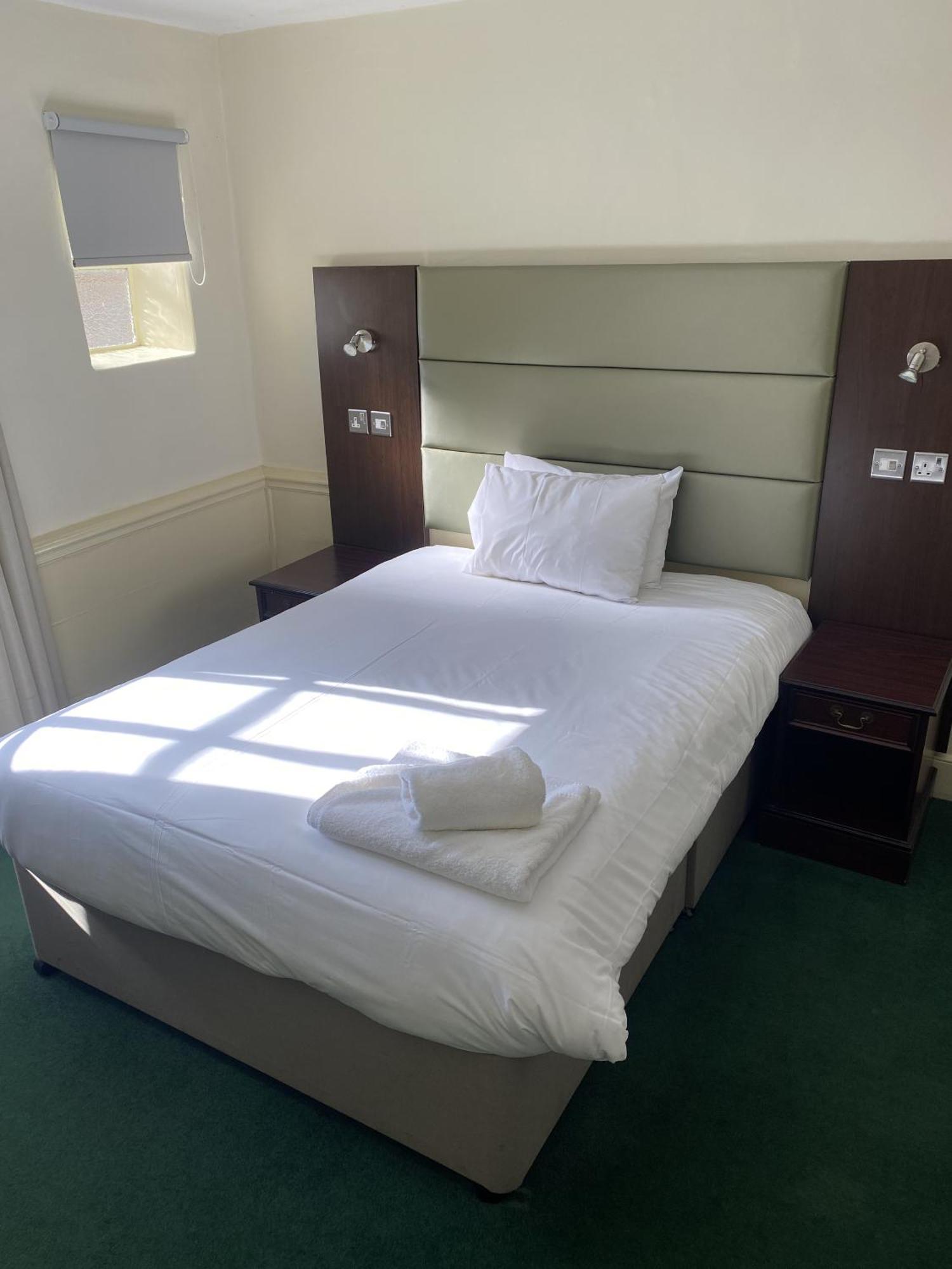 New Inn Hotel Lechlade Oda fotoğraf