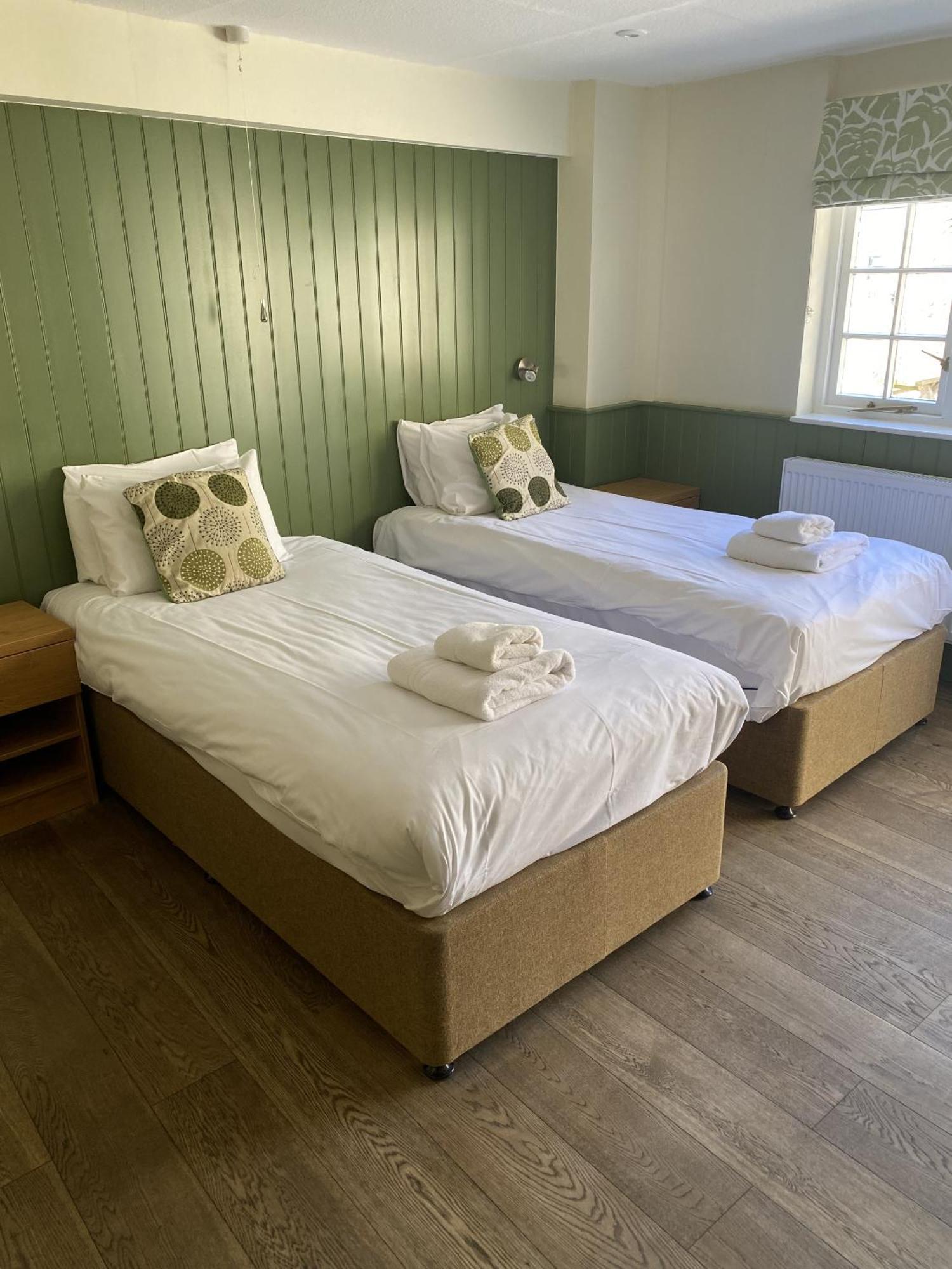 New Inn Hotel Lechlade Oda fotoğraf