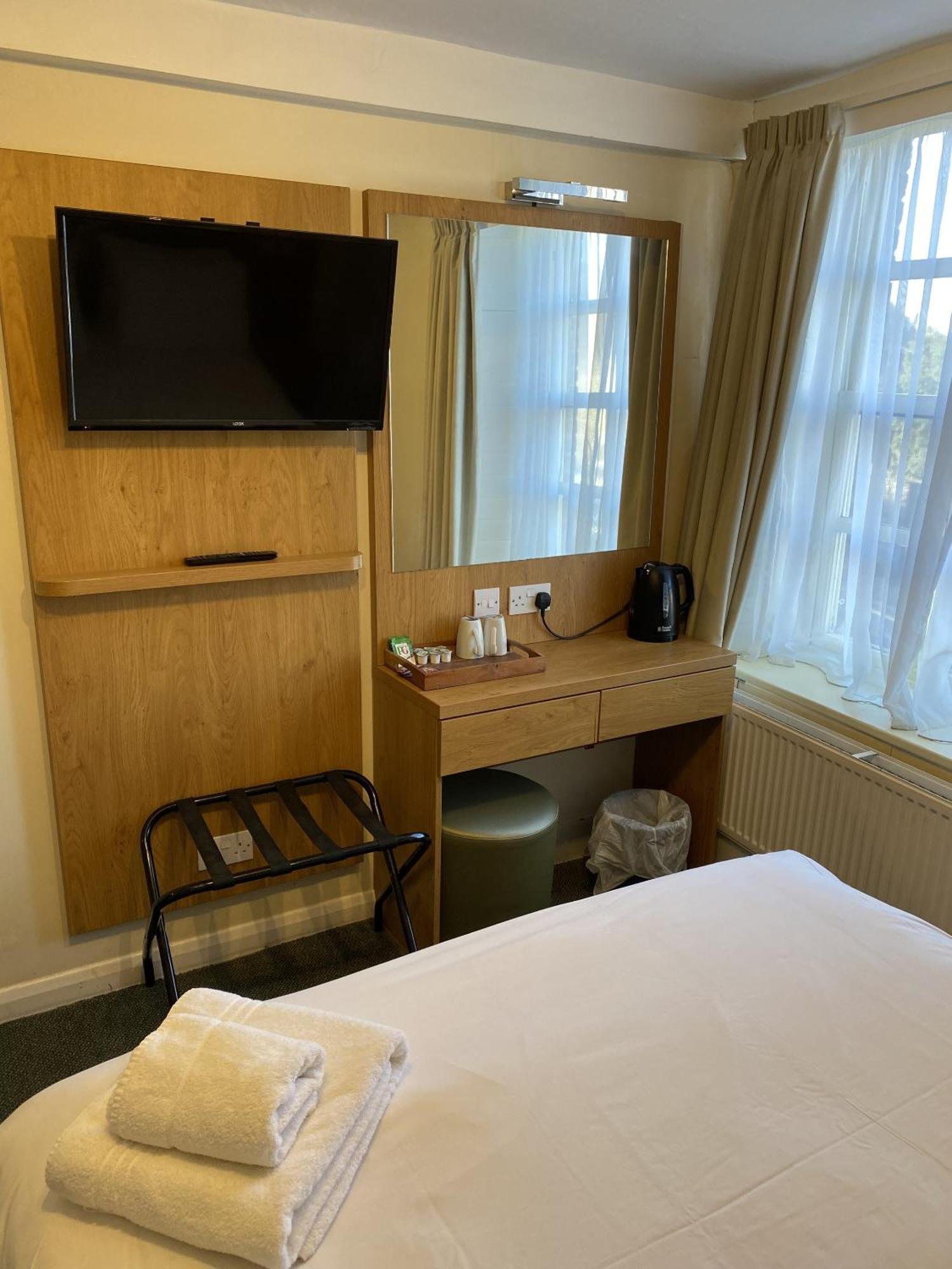 New Inn Hotel Lechlade Oda fotoğraf