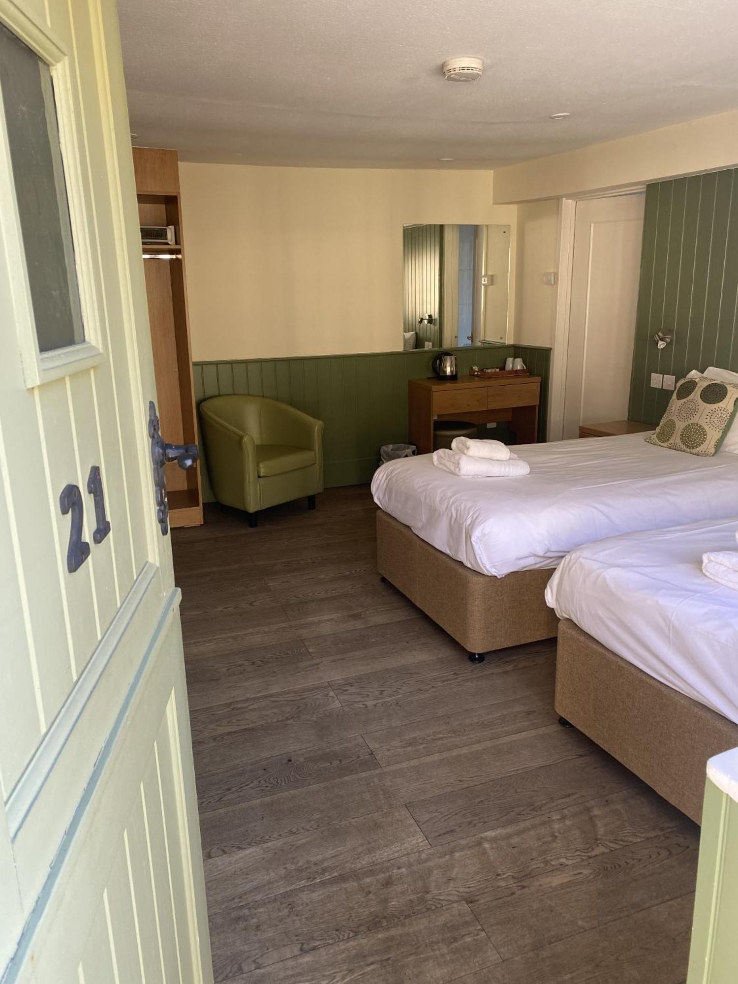 New Inn Hotel Lechlade Oda fotoğraf
