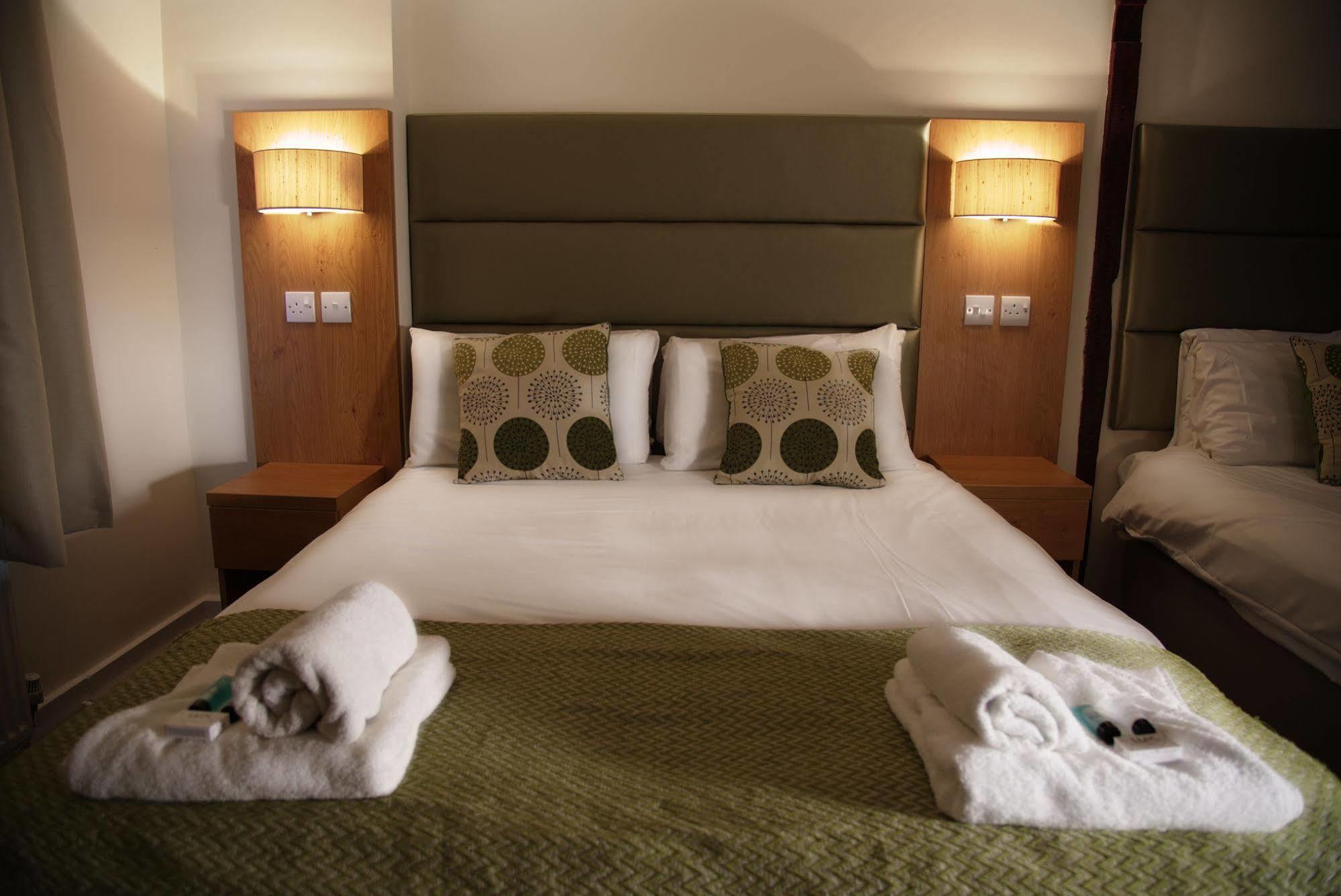 New Inn Hotel Lechlade Dış mekan fotoğraf